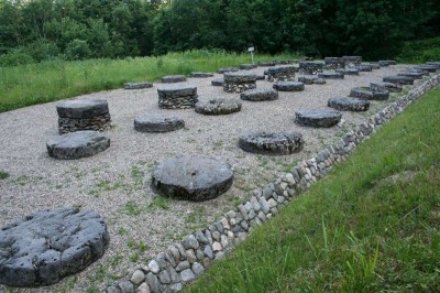 Sarmizegetusa_Regia_-_Sanctuarul_mare_de_calcar