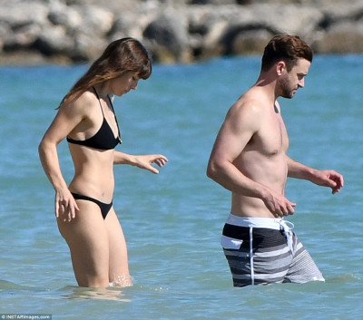 3A3D33D200000578-3924454-Romantic_getaway_Jessica_Biel_and_Justin_Timberlake_enjoyed_some-a-63_1478799974753