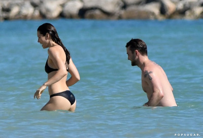 Justin-Timberlake-Jessica-Biel-Caribbean-2016