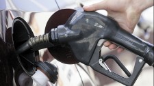Preţurile carburanţilor, în aer. Cît va costa benzina în cazul unui conflict în Siria