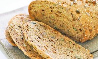 Consumam paine cu E-uri! Concluziile alarmante ale unui studiu referitor la produsele de panificaţie preferate de romani