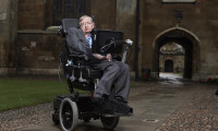 Stephen Hawking si vorbele sale memorabile - Existenta lui Dumnezeu, handicapul care poate fi util, dezastrul ce ar urma daca luam legatura cu extraterestrii