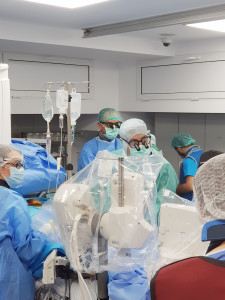 Pacientă cu “aortă de porțelan”, aortă ascendentă integral calcificată, tratată minim – invaziv prin procedura TAVI Transapical