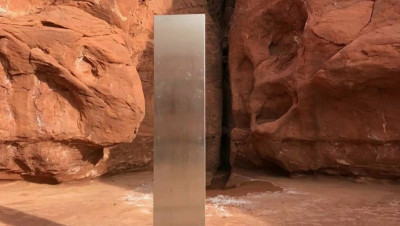 Monolitul metalic care a aparut in Utah a aparut in Piatra-Neamt, la cetatea dacica Petrodava